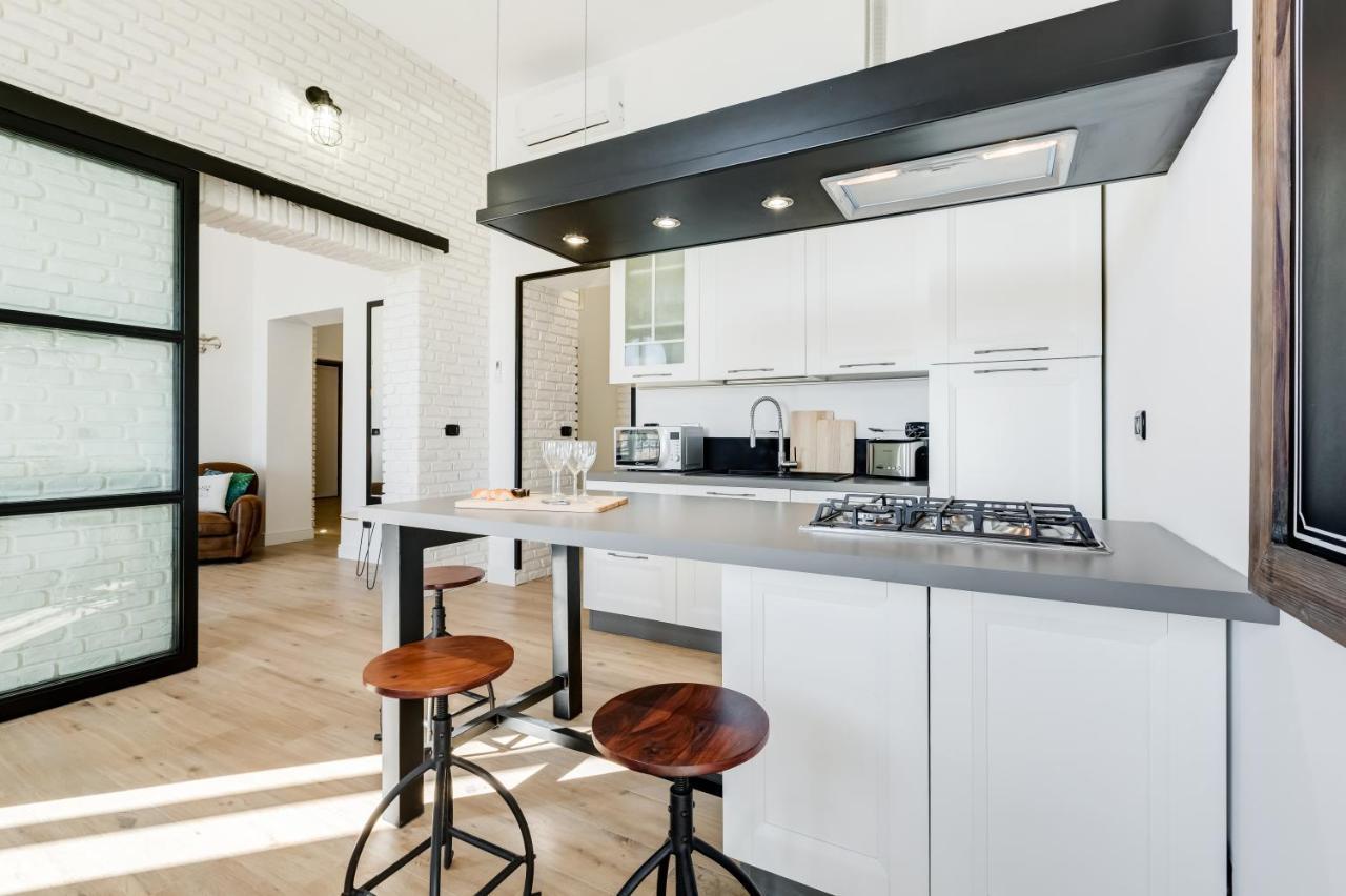 Bmga L Glam Industrial 3-Bed Apartment In Termini Rom Exteriör bild